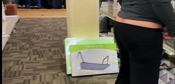  Mom Out In Public Shopping with a Fat Booty Whale Tail